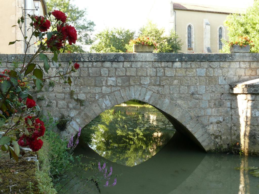 La Maison Des Cornieres Fourcès Eksteriør bilde